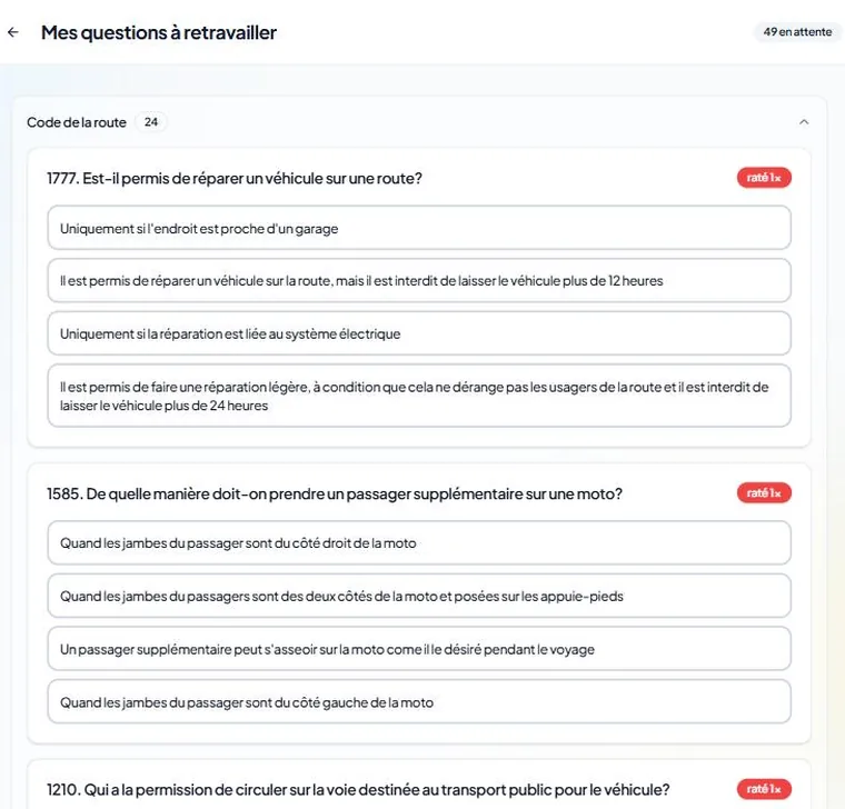 Écran « Mes questions à retravailler » : les questions ratées, regroupées par catégorie, prêtes à être revues.