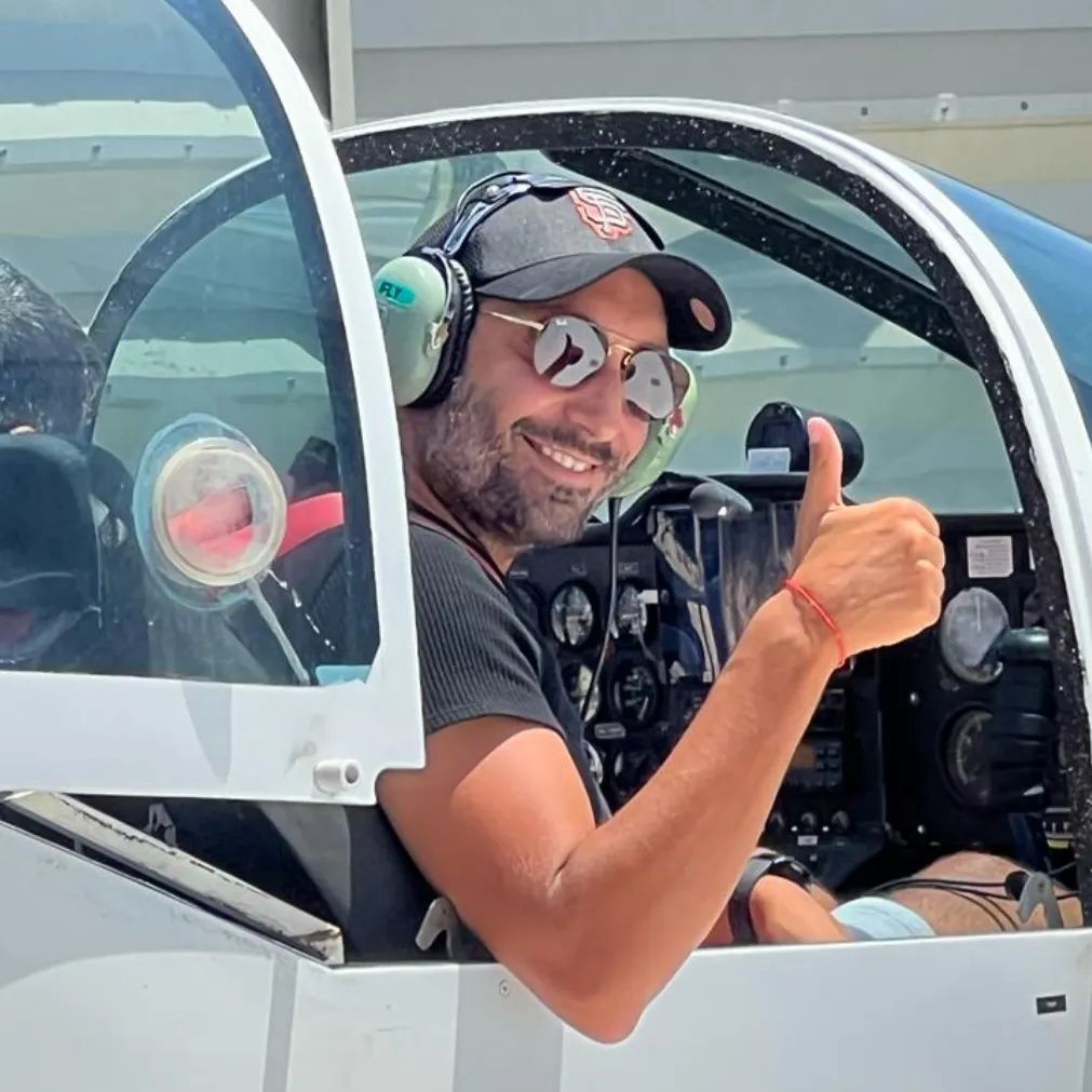 Bryan Tartour, moniteur d’auto-école et fondateur de Flash Neiga