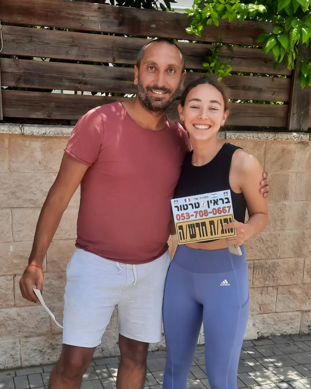 Élève francophone de Flash Neiga après l’obtention de son permis en Israël